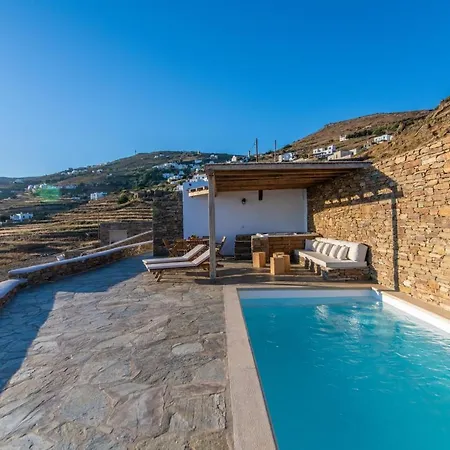Villav Triandaros (Tinos)