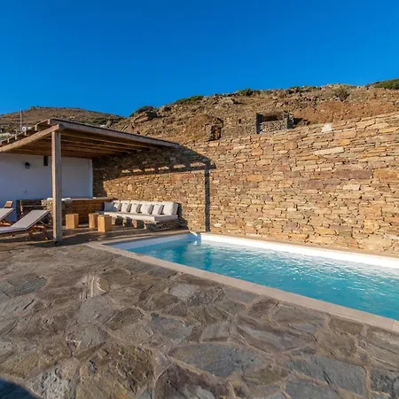 Villav Triandaros (Tinos)